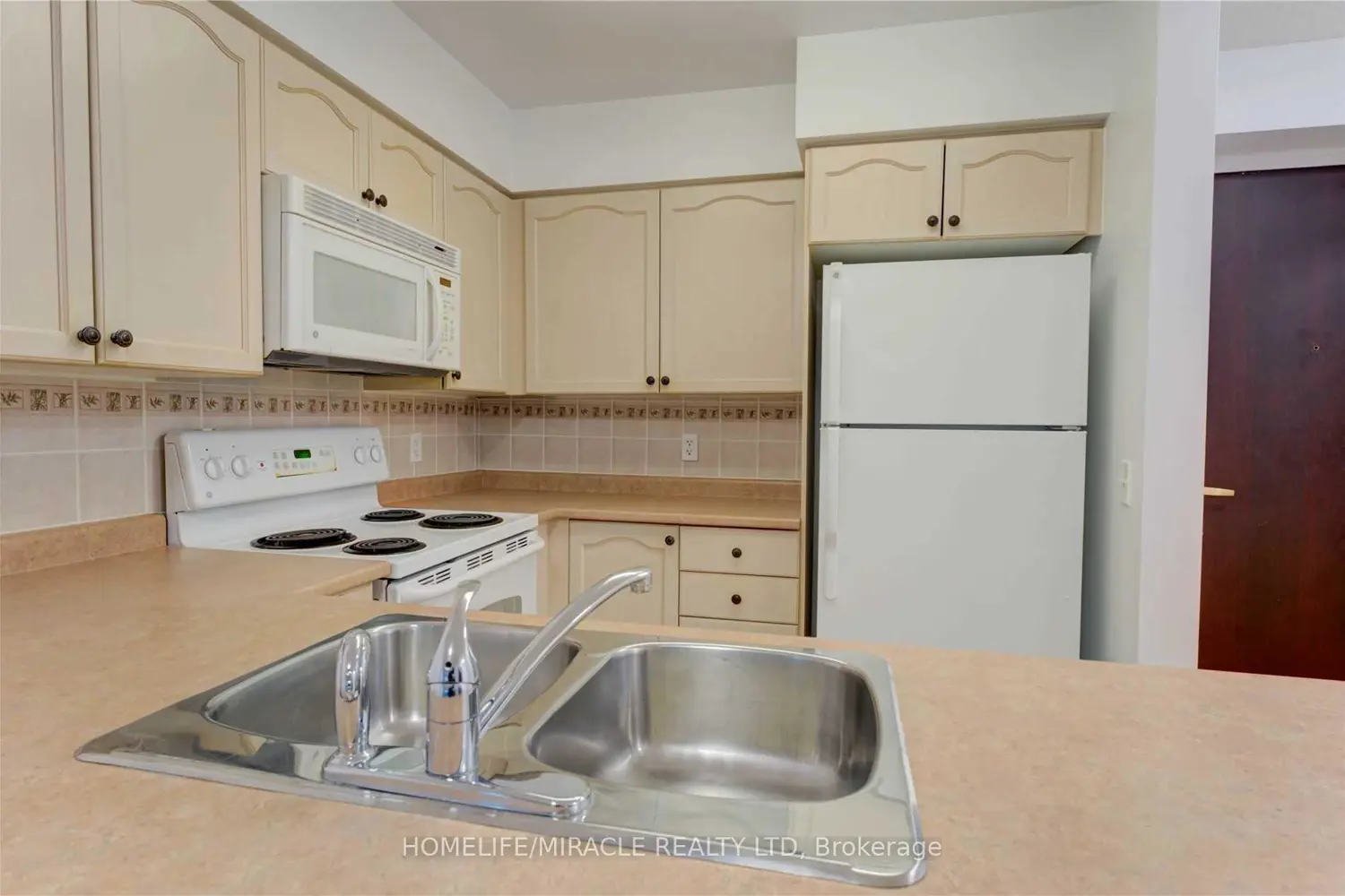 Additional image 5 of 30 Grand Trunk Crescent 1509