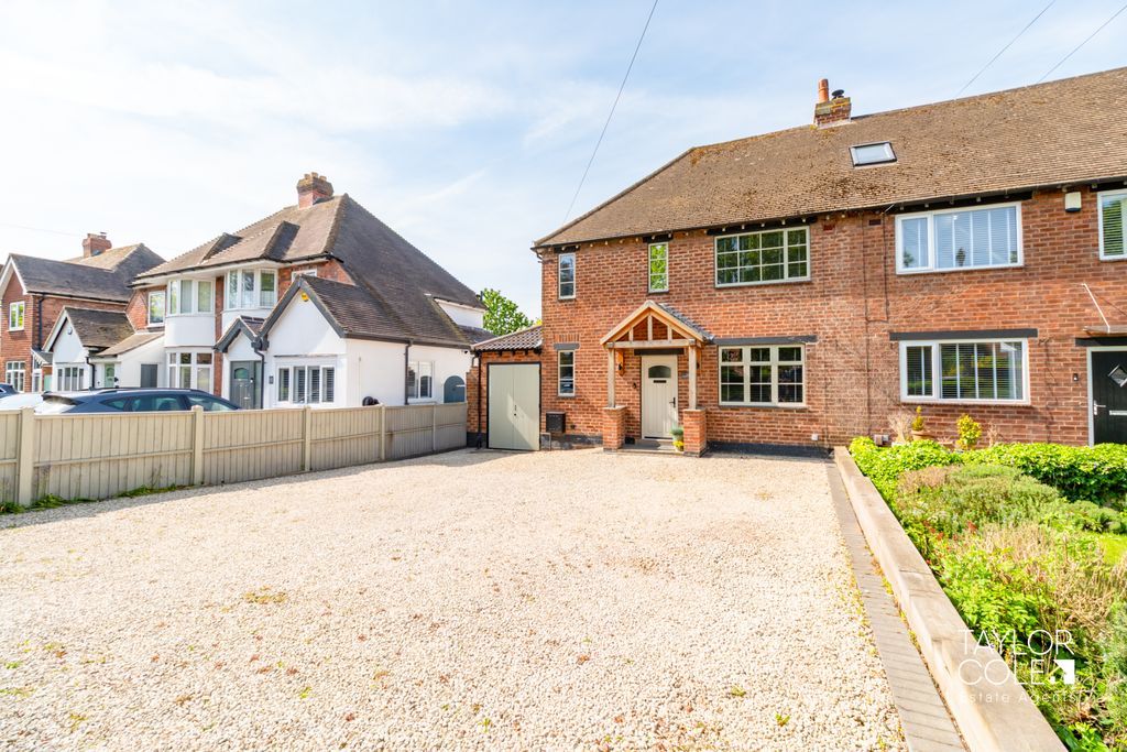 3 bed semi-detached house for saleComberford Road, Tamworth B79