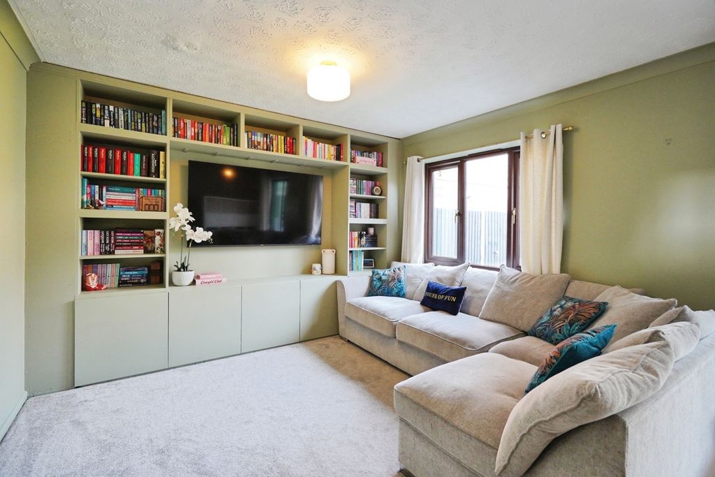 Additional image 6 of 3 bed semi-detached house for saleSeymour Avenue, Burton-On-Trent, Staffordshire DE14