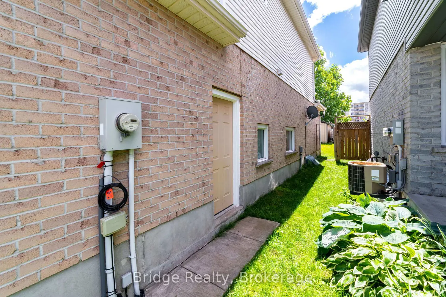 Additional image 12 of 551 Ontario Street