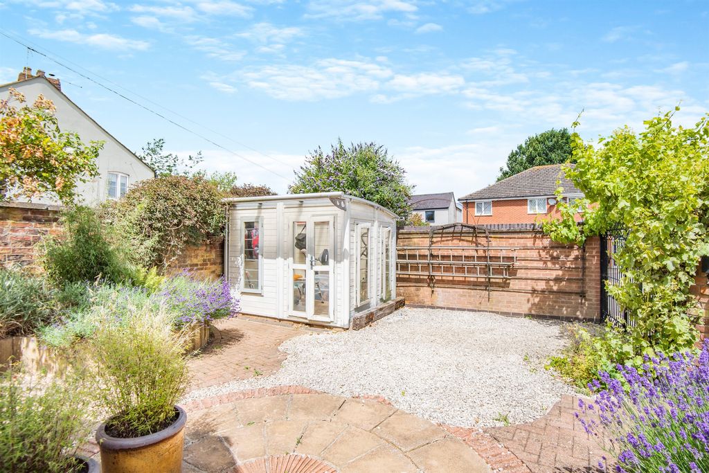 Additional image 3 of 5 bed property for saleLeicester Road, Oakham LE15