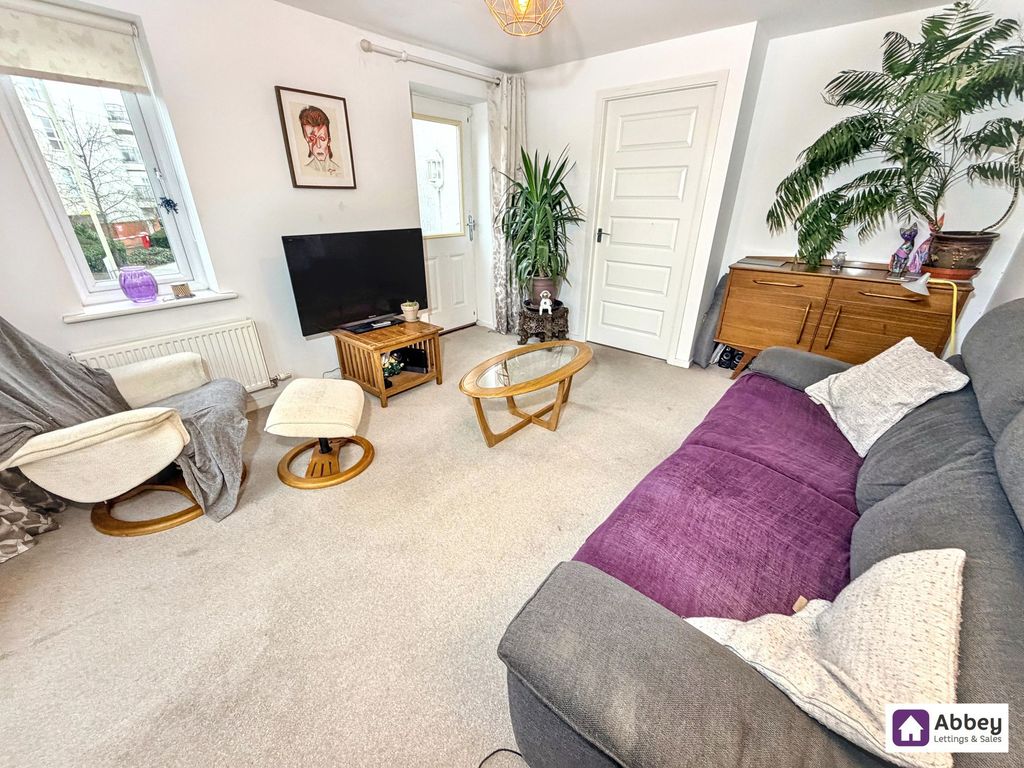 3 bed semi-detached house for saleDarnall Road, Leicester LE2