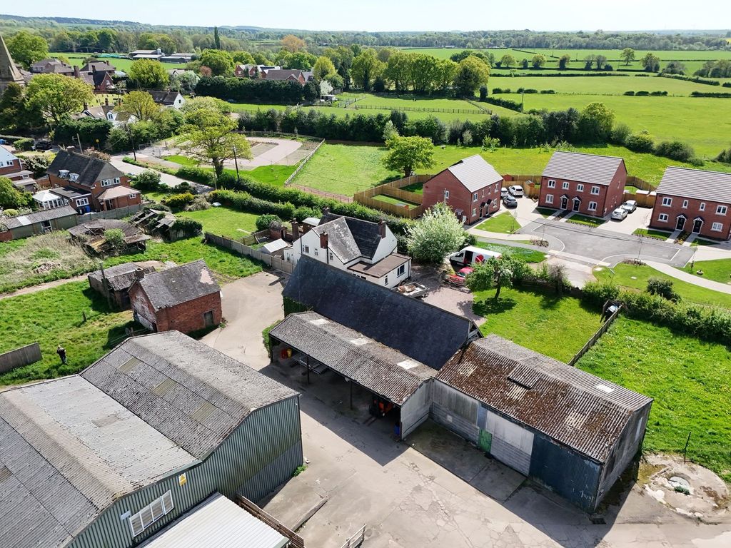 3 bed barn conversion for saleCommon Lane, Bednall ST17 photo 2