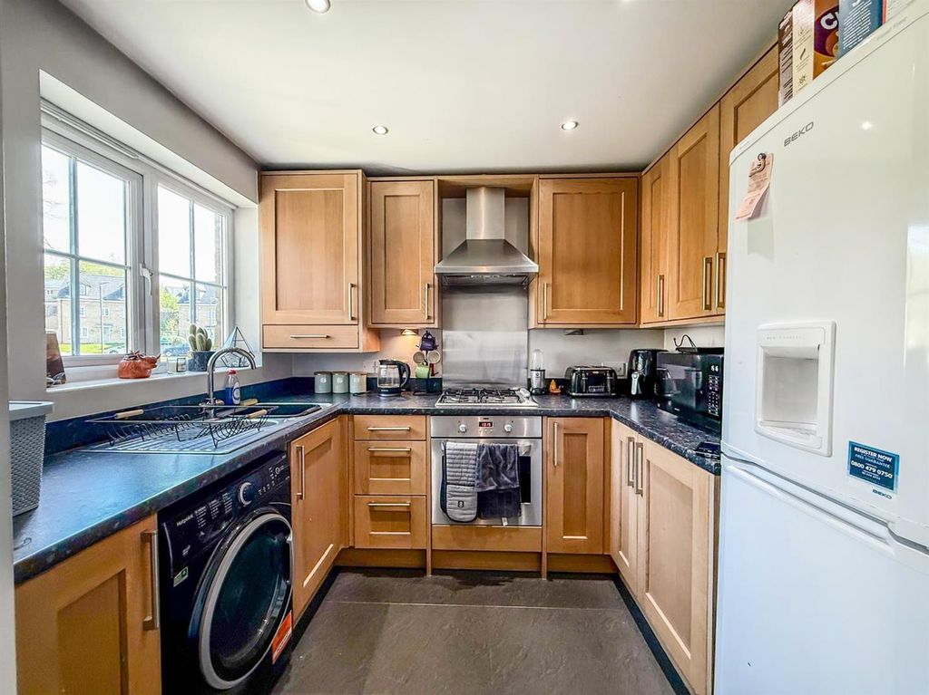 Additional image 4 of 2 bed flat for saleWyatville Avenue, Buxton SK17