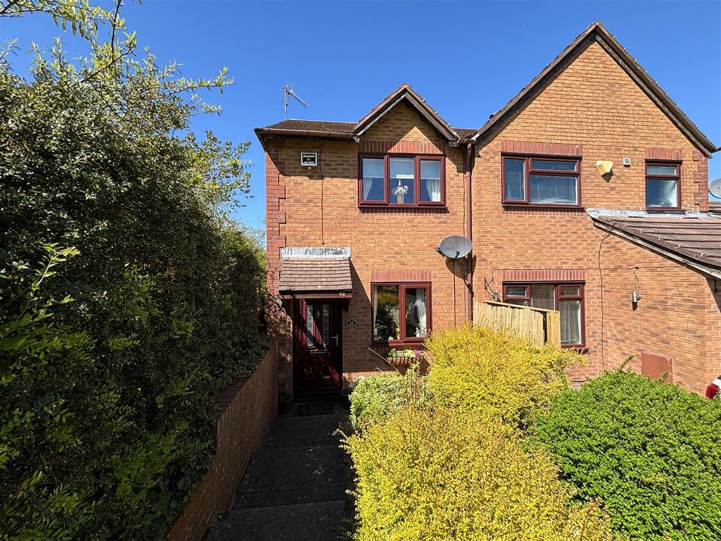 2 bed semi-detached house for saleBluebell Close, Biddulph ST8