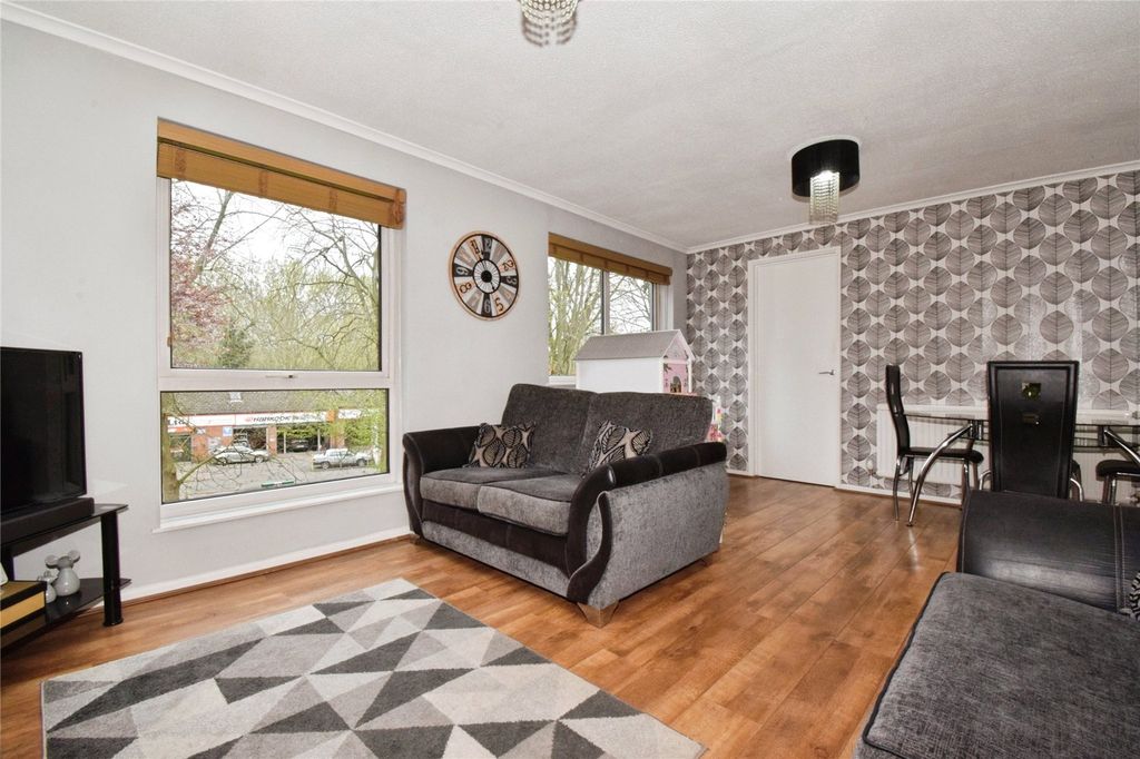 2 bed flat for salePark Hill Drive, Leicester, Leicestershire LE2 photo 2