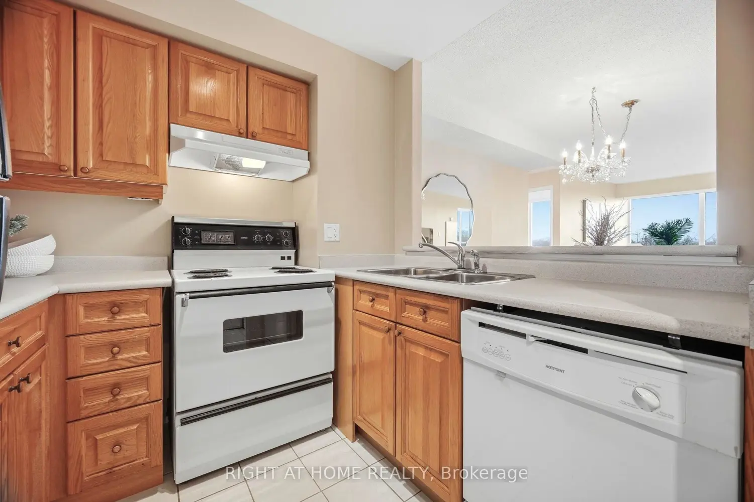 Additional image 6 of 1276 Maple Crossing Boulevard 514