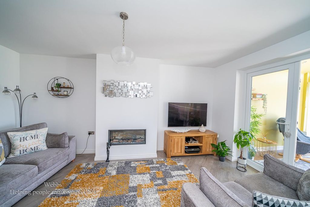 Additional image 2 of 3 bed semi-detached bungalow for saleChurch Road, Shareshill, Wolverhampton WV10
