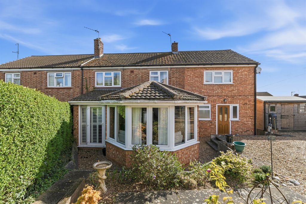Additional image 3 of 4 bed terraced house for saleGlen Crescent, Stamford PE9