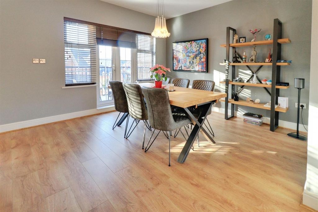 Additional image 12 of 3 bed flat for saleBrackenwood Mews, Weston, Crewe CW2