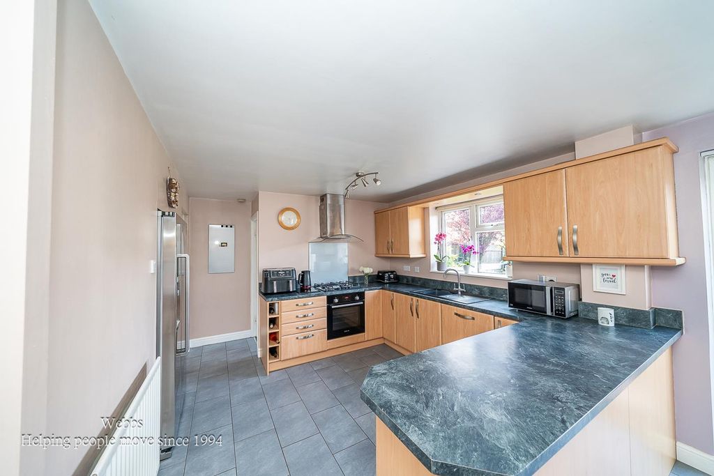 Additional image 7 of 4 bed detached house for saleThistledown Drive, Featherstone, Wolverhampton WV10