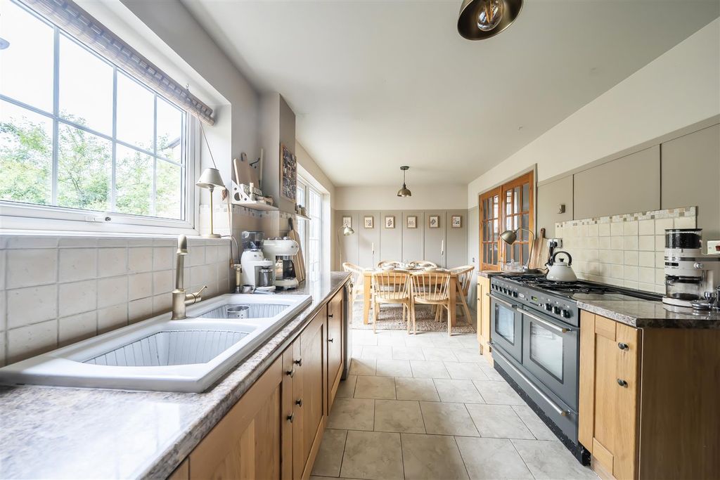 Additional image 5 of 5 bed detached house for saleBramble Drive, Chippenham SN15