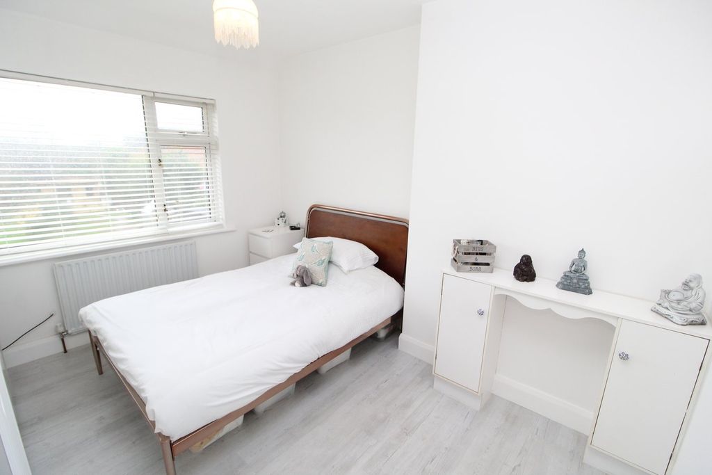 Additional image 9 of 3 bed semi-detached house for saleRichmond Drive, Glen Parva, Leicester LE2