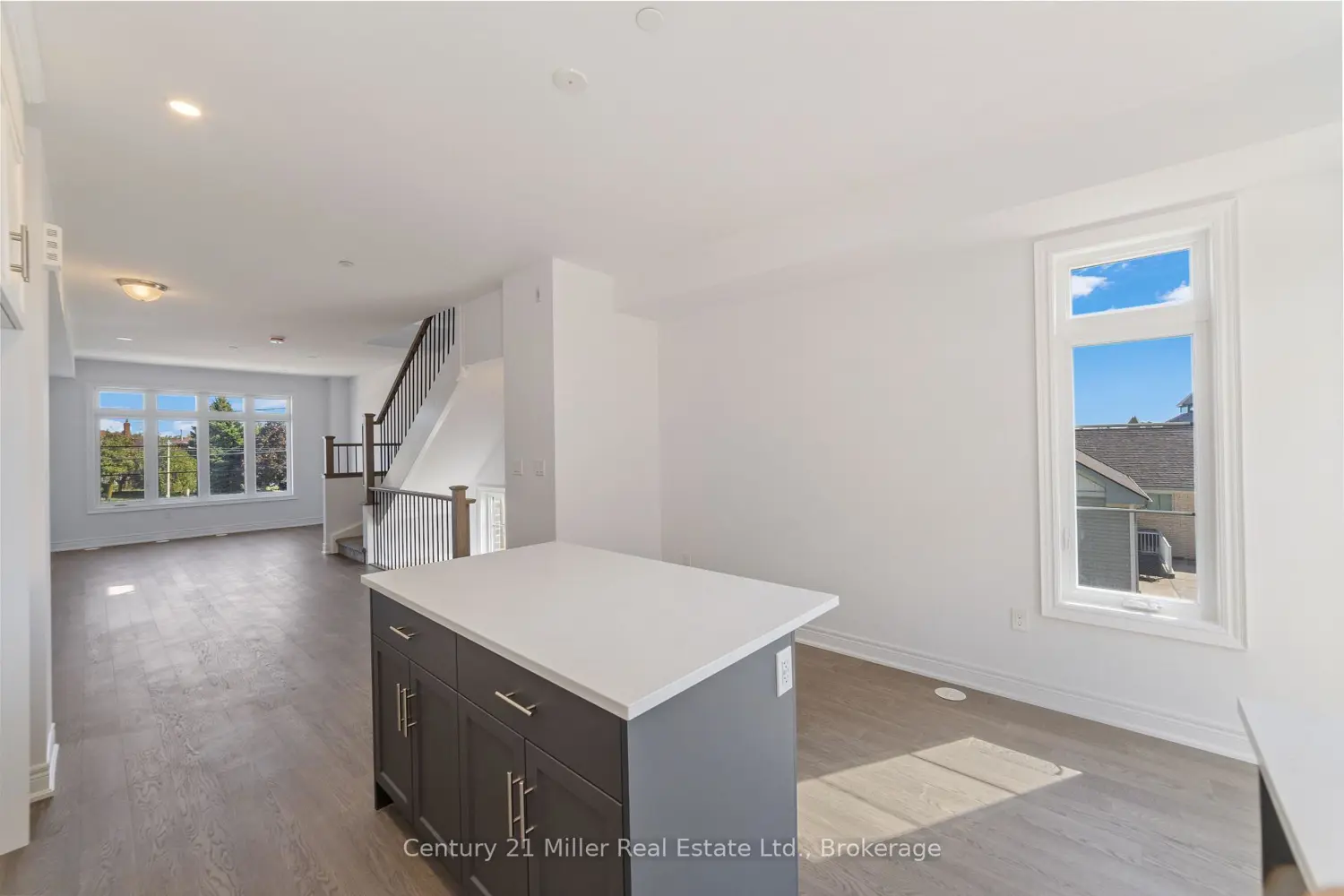 Additional image 7 of 2140 Trafalgar Road 42