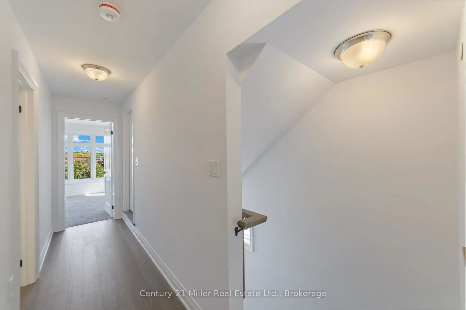 Additional image 11 of 2140 Trafalgar Road 42