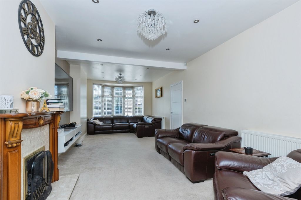 Additional image 2 of 4 bed semi-detached house for saleScraptoft Lane, Leicester LE5