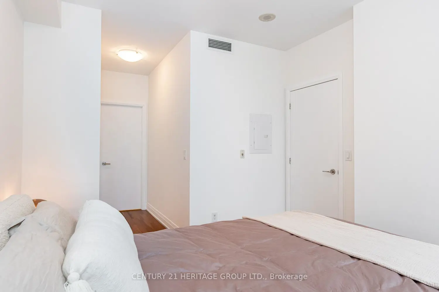 Additional image 10 of 80 John Street 2303