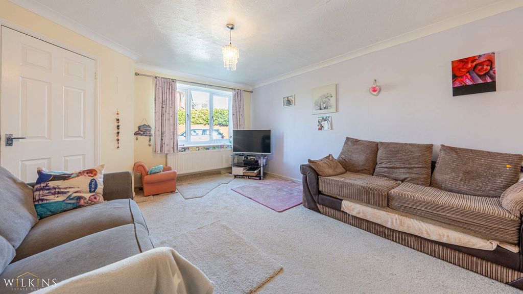 Additional image 7 of 3 bed semi-detached house for saleGlendale Court, Wilnecote, Tamworth, Staffordshire B77