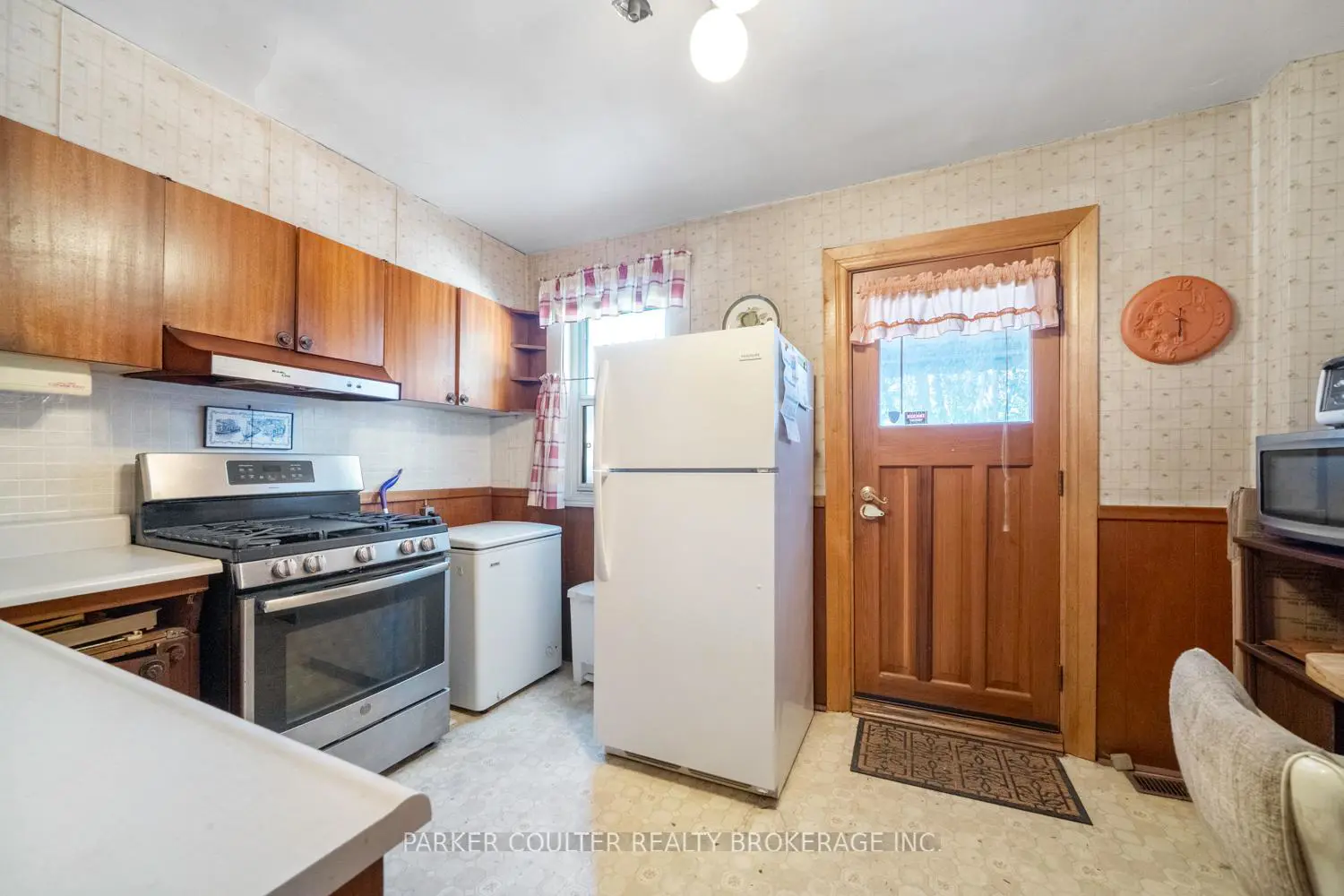 Additional image 10 of 26 Larchmount Avenue