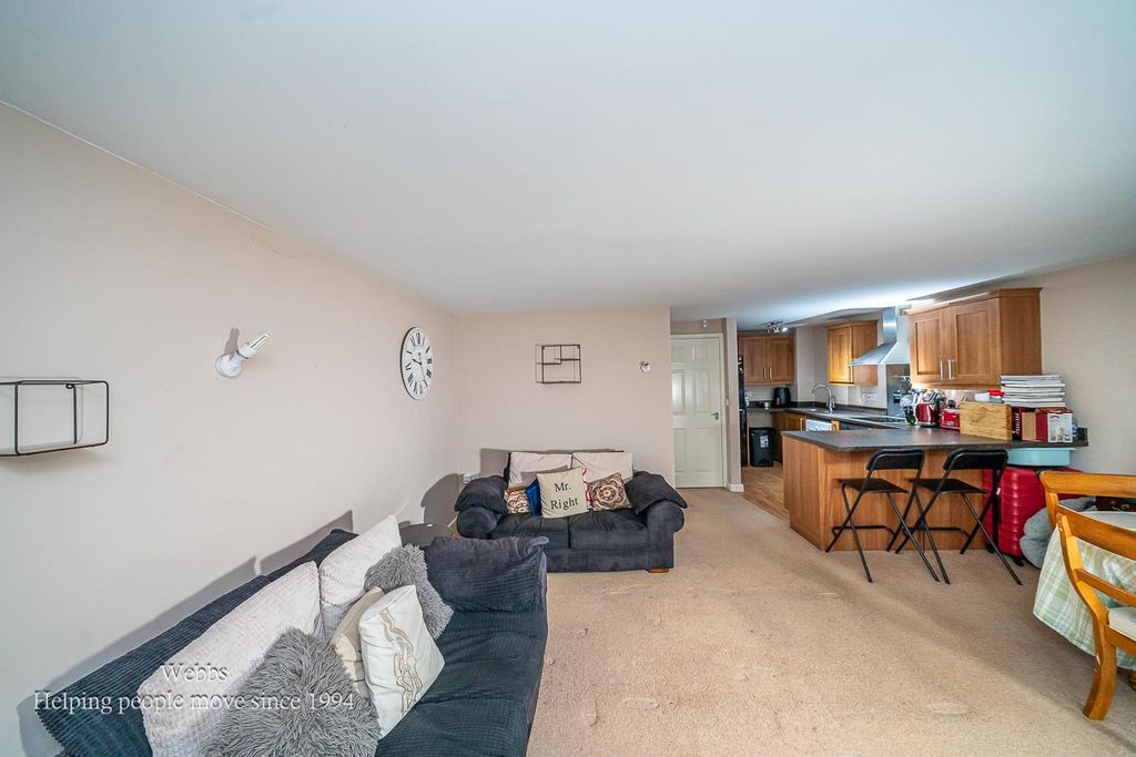 Additional image 5 of 2 bed flat for salePark Road, Bloxwich, Walsall WS3