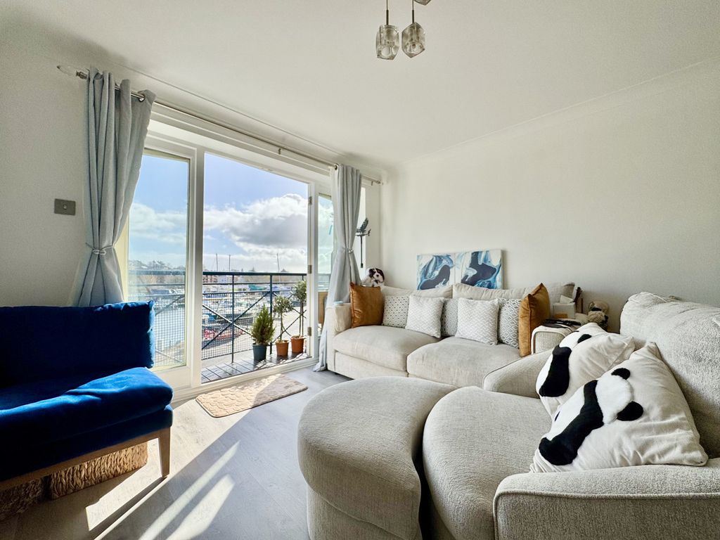 2 bed flat for saleHaven Road, Exeter EX2 photo 3