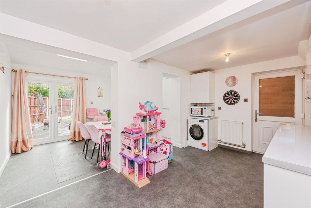 Additional image 4 of 3 bed semi-detached house for saleGlendale Court, Wilnecote, Tamworth B77