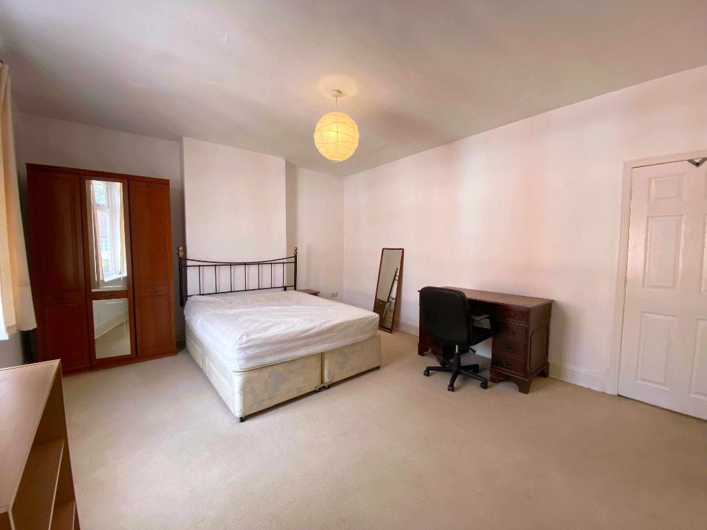 Additional image 7 of 5 bed terraced house for saleHartopp Road, Clarendon Park, Leicester LE2