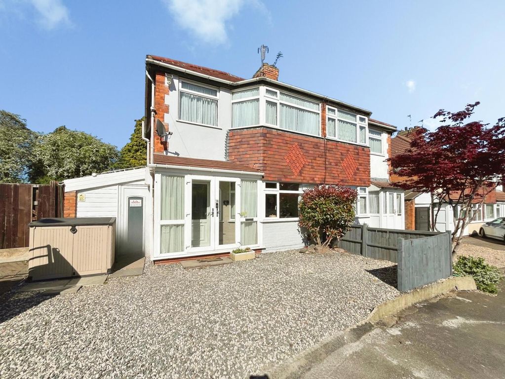 3 bed semi-detached house for saleCleveleys Avenue, Leicester, Leicestershire LE3