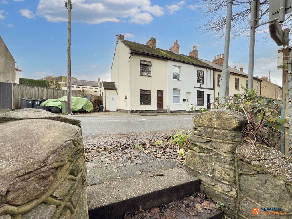 2 bed terraced house for saleCastle Street, Whitwick LE67
