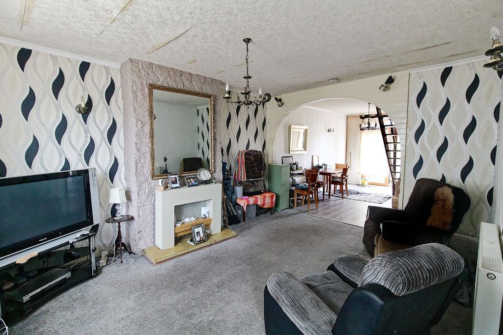 Additional image 2 of 3 bed semi-detached house for saleOcean Road, Thurnby Lodge, Leicester LE5