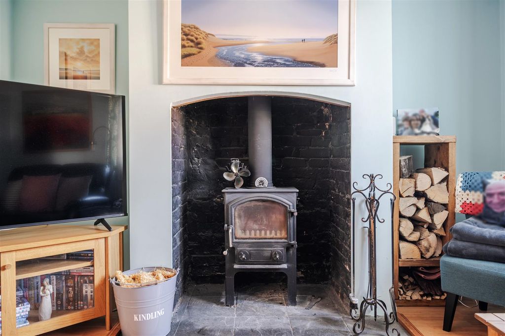 Additional image 6 of 4 bed semi-detached house for saleCallow Hill, Brinkworth, Chippenham SN15