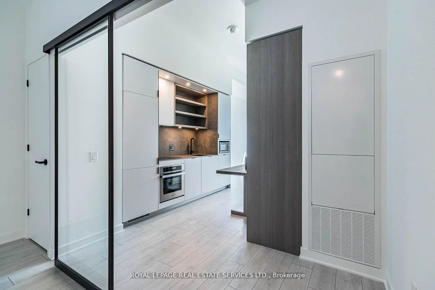 55 Charles Street 3904 photo 5
