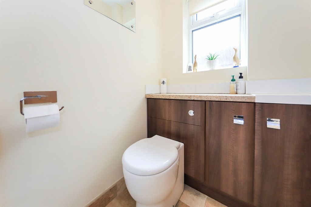 Additional image 16 of 4 bed detached house for salePrimrose Gardens, Featherstone, Wolverhampton WV10