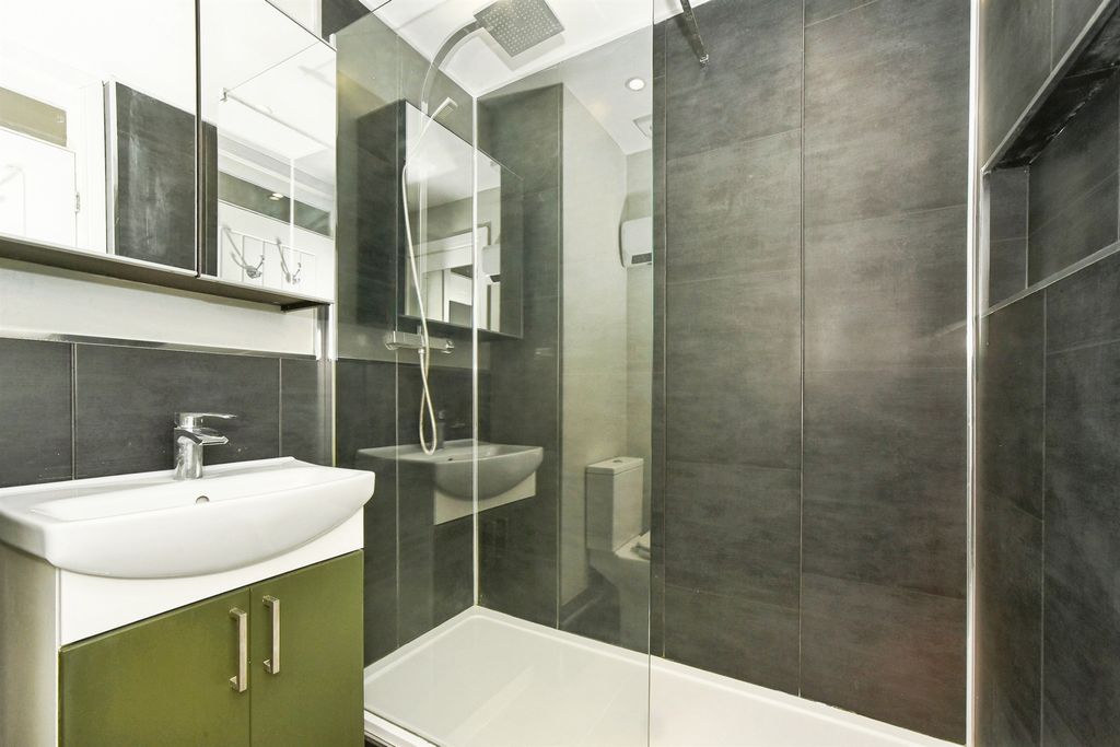 Additional image 6 of 1 bed flat for saleGlenville Close, Royal Wootton Bassett, Swindon SN4