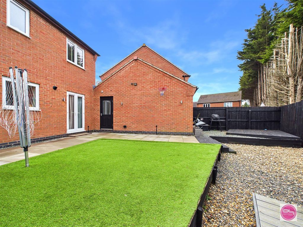 Additional image 26 of 3 bed detached house for saleCascade Close, Burton-On-Trent DE14