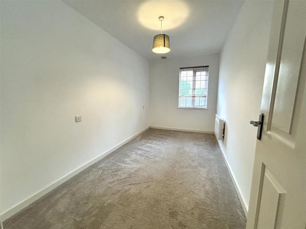 Additional image 10 of 2 bed flat for saleFlowers Yard, Chippenham SN15