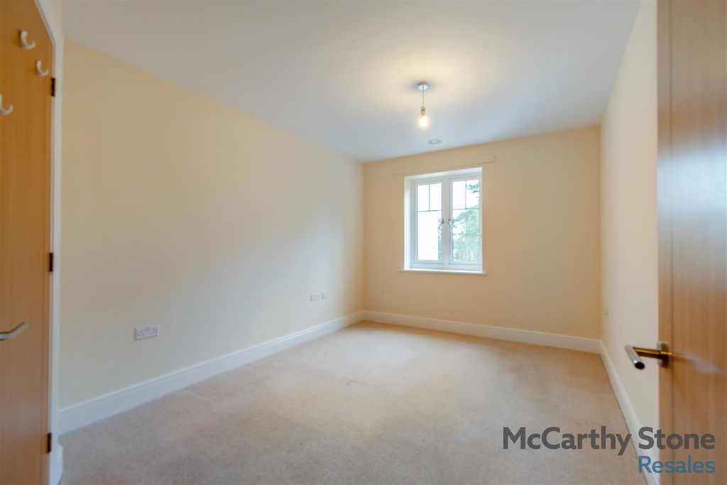 Additional image 13 of 1 bed flat for saleWolsey Court, Knighton Park Road, Leicester LE2
