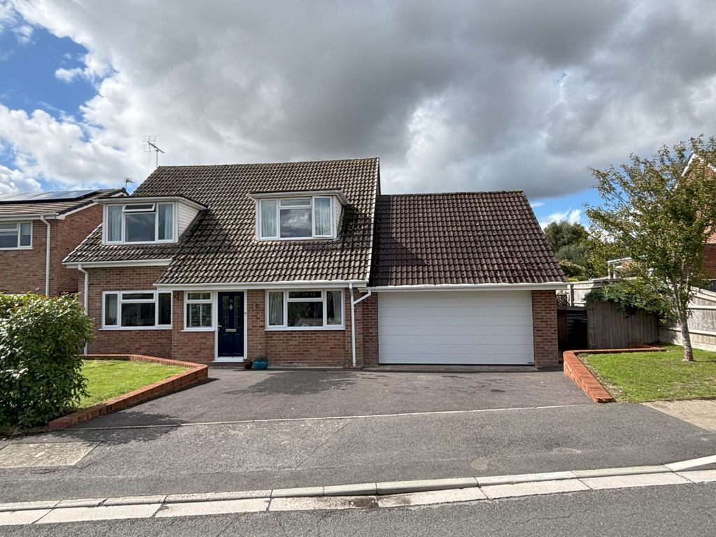 4 bed detached house for saleAilesbury Way, Burbage, Marlborough SN8
