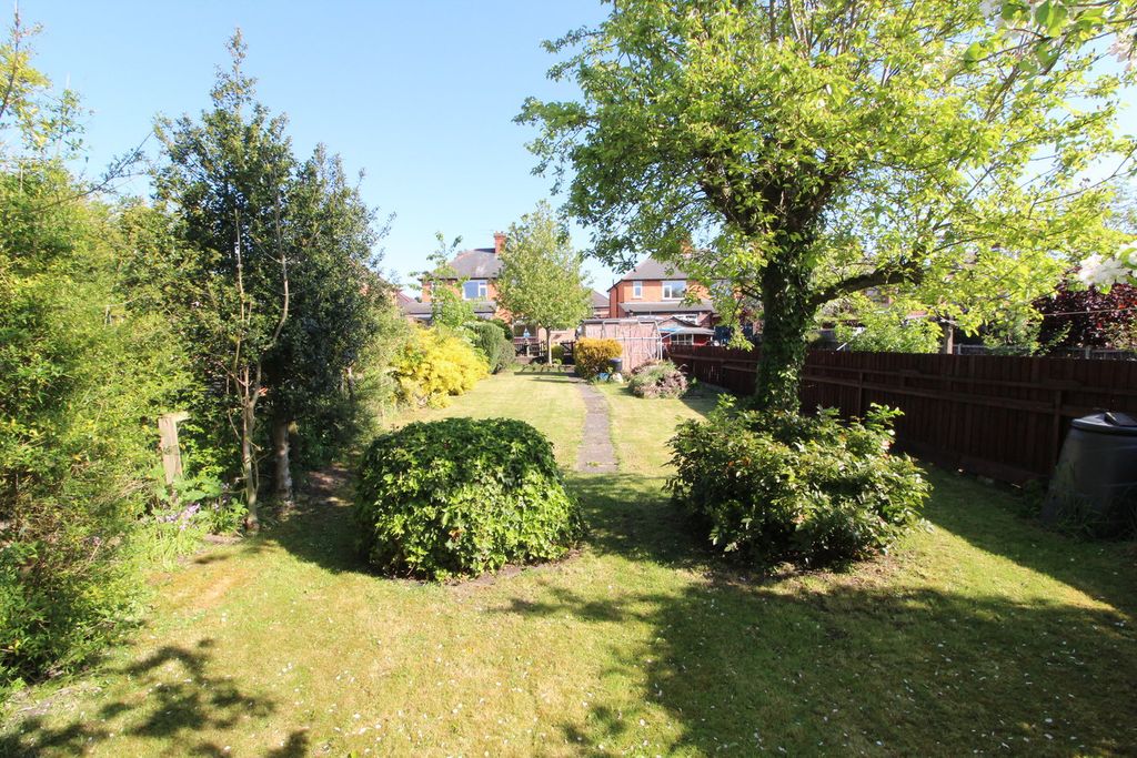 Additional image 18 of 3 bed semi-detached house for saleRichmond Drive, Glen Parva, Leicester LE2