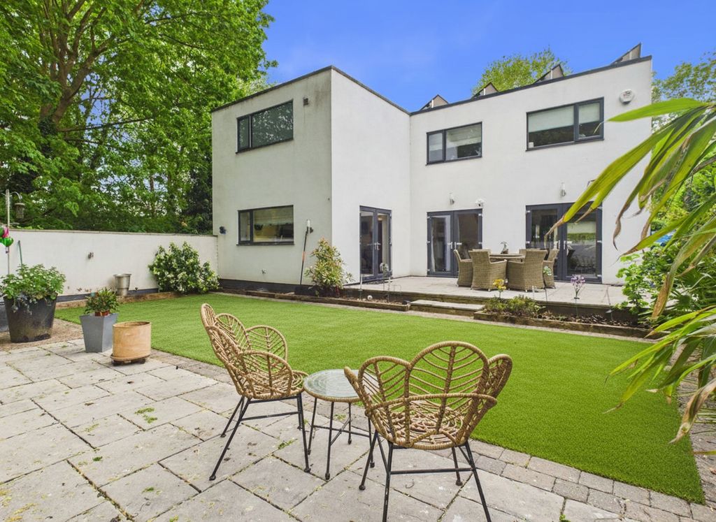 Additional image 2 of 4 bed detached house for saleSolway Close, Tamworth B79