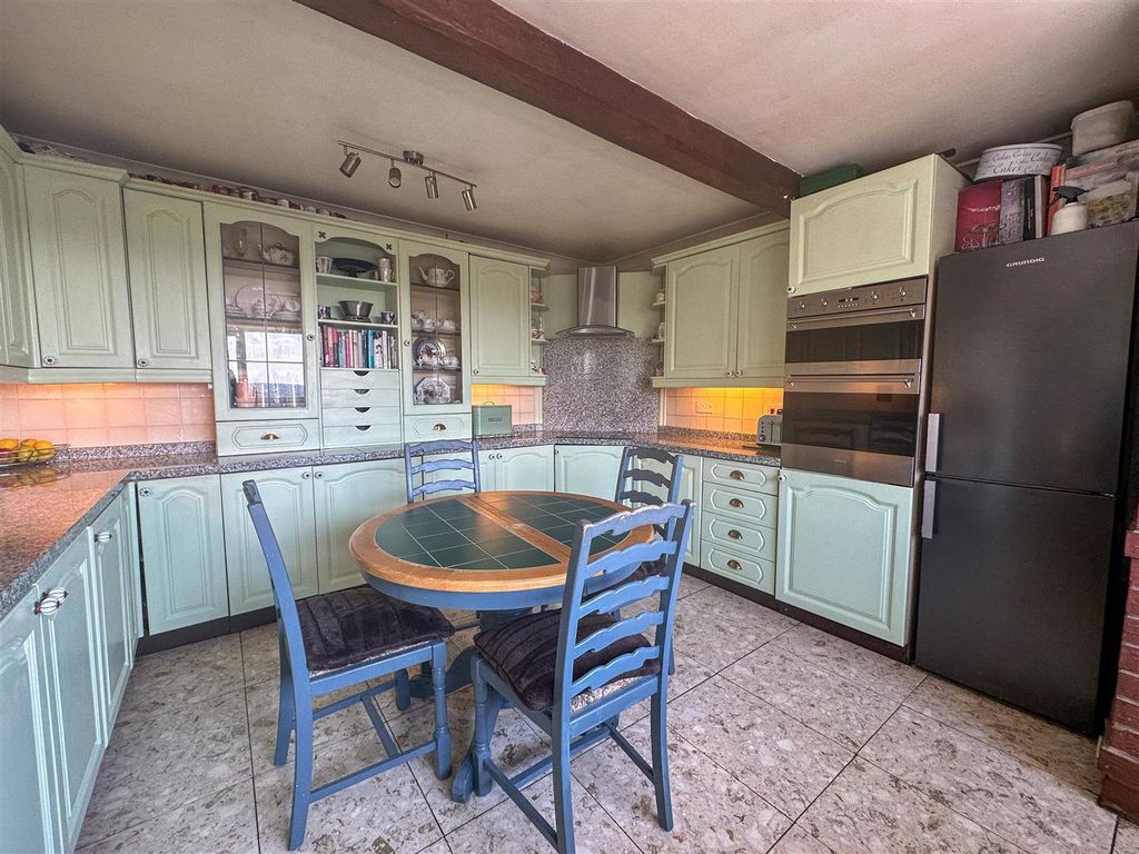Additional image 8 of 4 bed semi-detached house for saleGreenway Bank, Stoke-On-Trent ST2