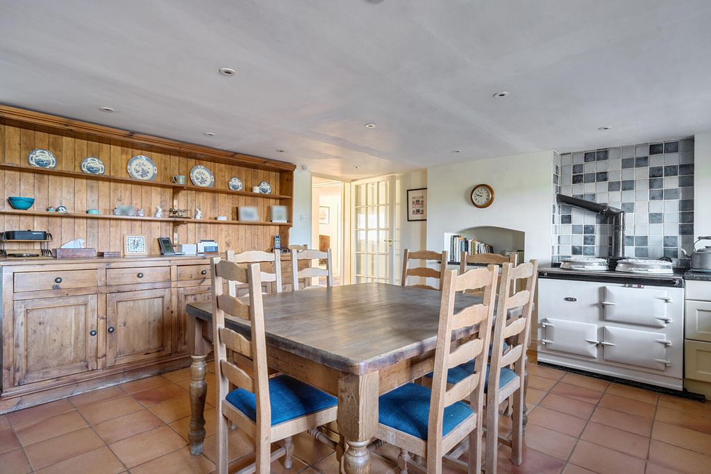 4 bed detached house for saleFieldside, Coate, Devizes SN10 photo 5