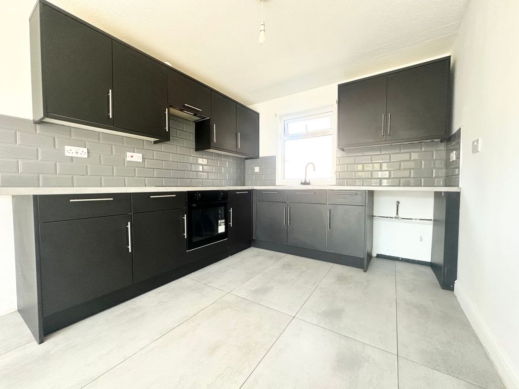 Additional image 7 of 4 bed terraced house for saleCollett Road, Leicester LE4