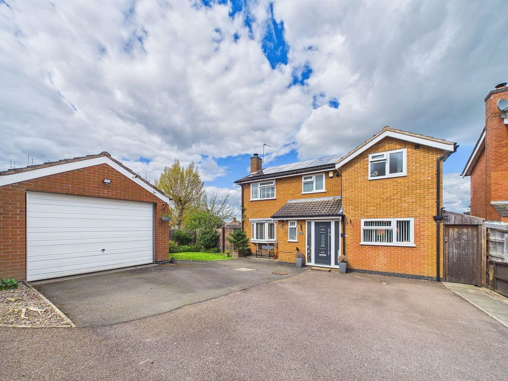 4 bed detached house for saleStirling Drive, Thurnby LE7