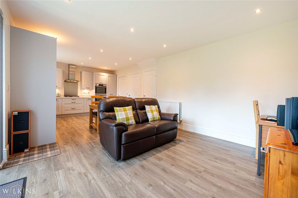 Additional image 8 of 3 bed detached house for saleHadrian Way, Nuneaton, Warwickshire CV11