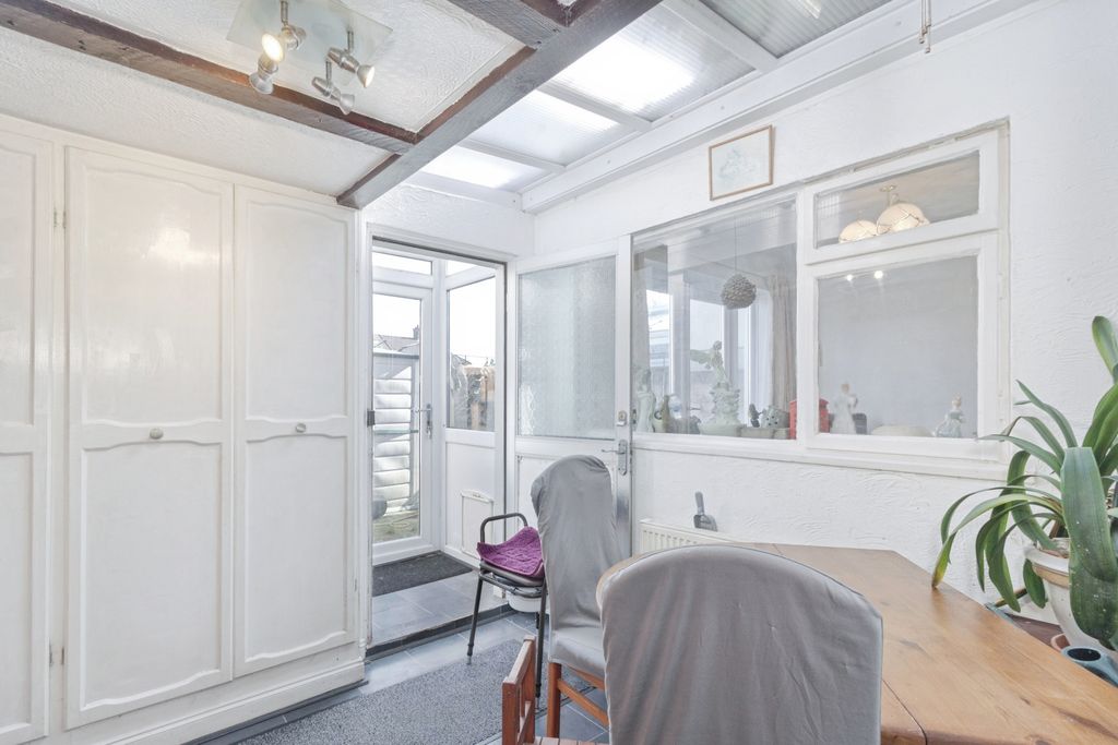 Additional image 12 of 3 bed semi-detached house for saleBeaumont Leys Lane, Leicester LE4