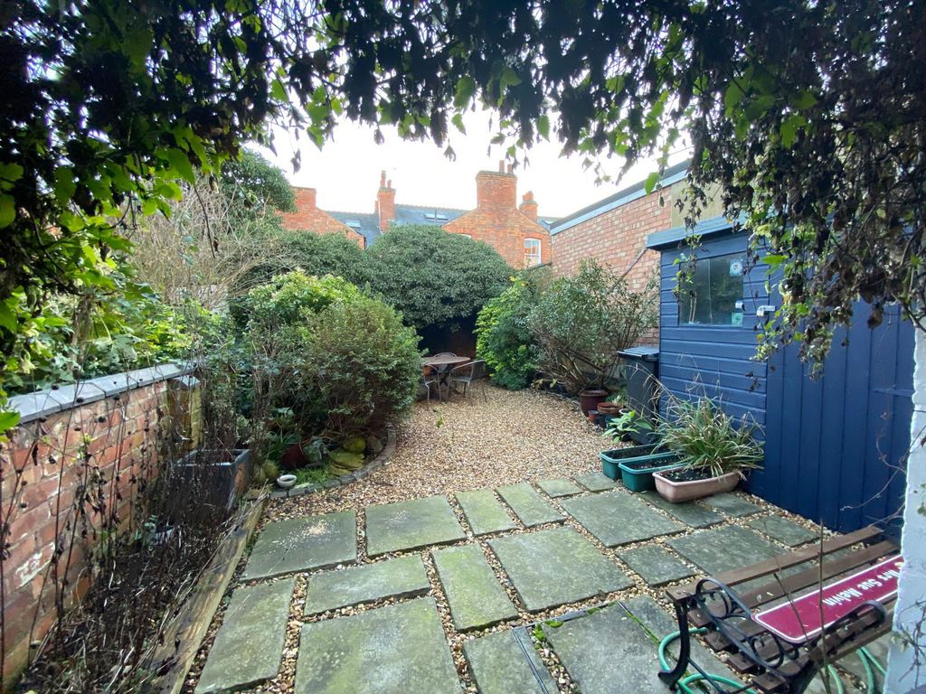 Additional image 30 of 4 bed terraced house for saleWestcotes Drive, Leicester LE3