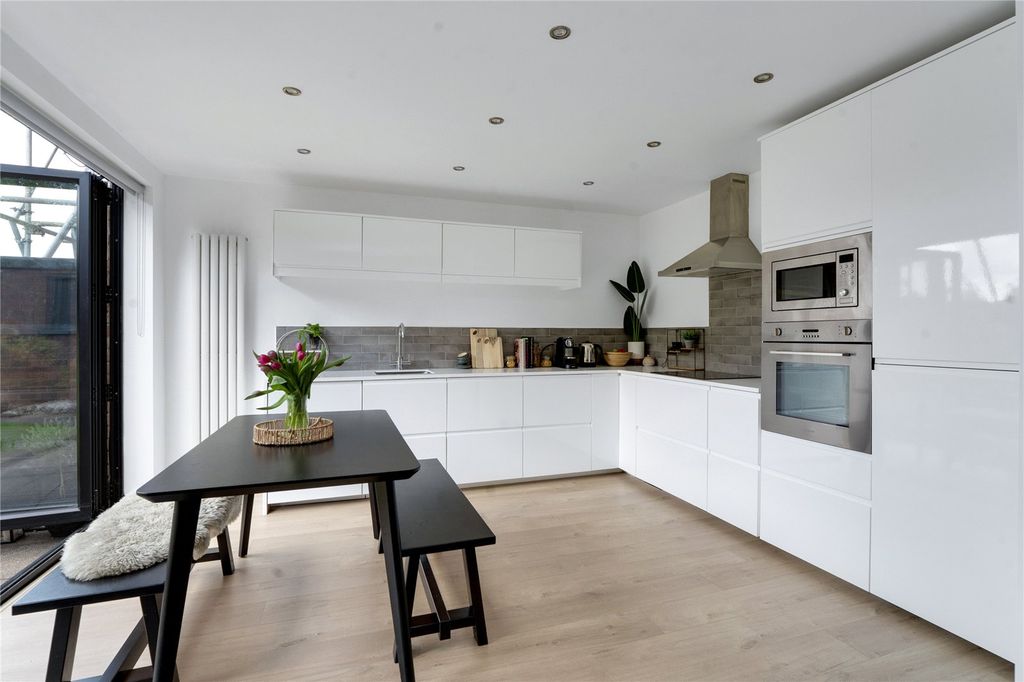 Additional image 4 of 3 bed semi-detached house for saleDorchester Road, Western Park, Leicester LE3