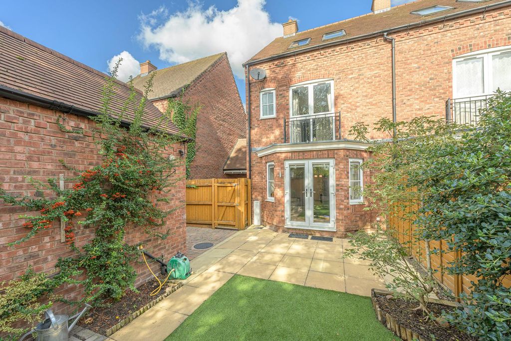 Additional image 21 of 4 bed town house for saleStanham Close, Wombourne WV5