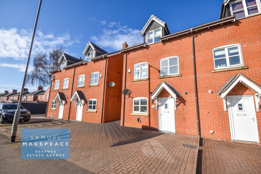 3 bed semi-detached house for saleWaters Edge Close, Newcastle-Under-Lyme ST5